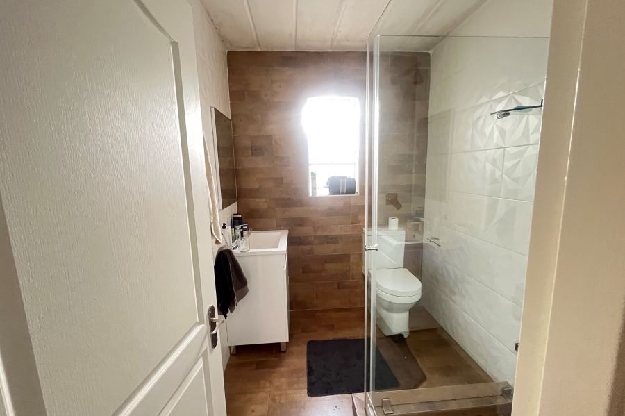 To Let 3 Bedroom Property for Rent in Caribbean Beach Club North West